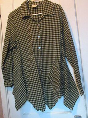 Mill Valley Clothing Company Swing Top Check Button Down Pockets